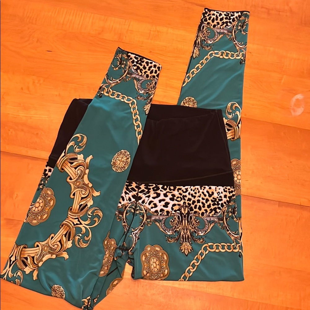 Eva Varro Teal & Black Baroque Animal Print Leggings. Buttery Soft! Size Large